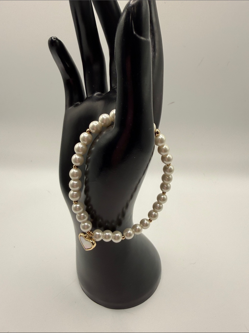 Elegant Pearl Stretch Bracelet with Heart Charm - White Pearls